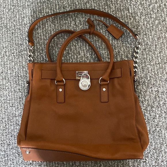 Like New Michael Kors Hamilton satchel - Picture 1 of 4